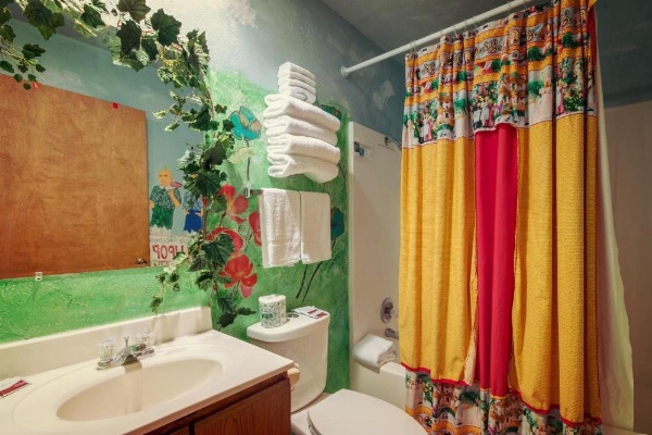 Simmer Motel image 25